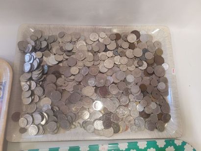 Lot de numismatique en vrac comprenant des...