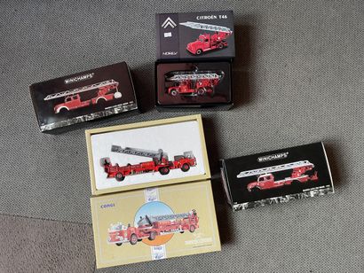 Un lot de 4 véhicules de pompier de marques...