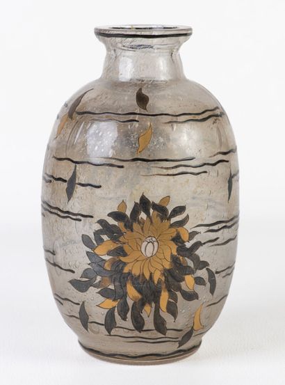 Vase a verre multi-couches et doré par Delvaux....