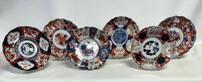 Lot de 6 assiettes en porcelaine Imari à...