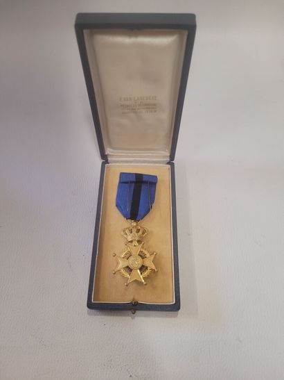 Ordre de Léopold II, croix de commandeur...