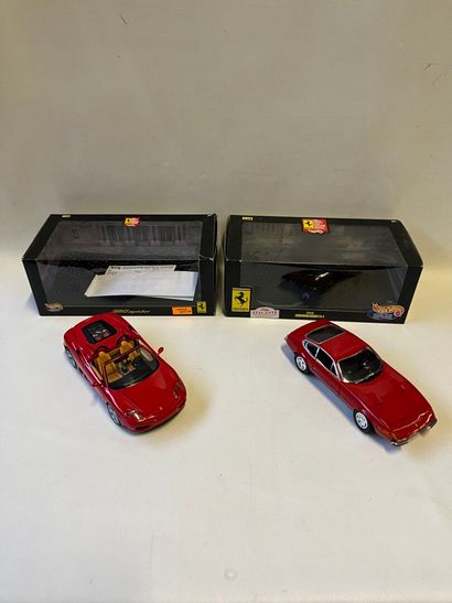 lot de 2 FERRARI à l'échelle 1/18eme de marque...