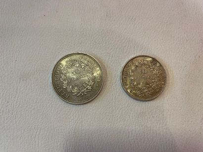 un lot de 2 pièces argent comprenant une...