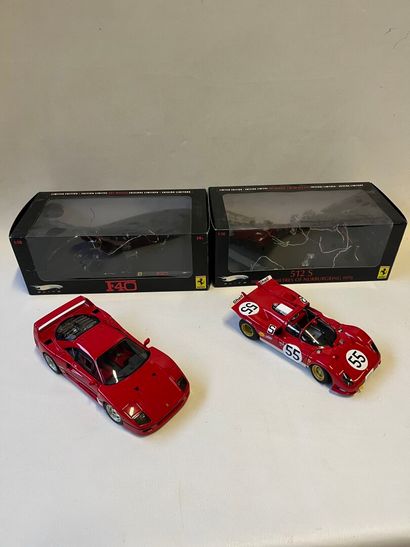 lot de 2 FERRARI à l'échelle 1/18eme de marque...