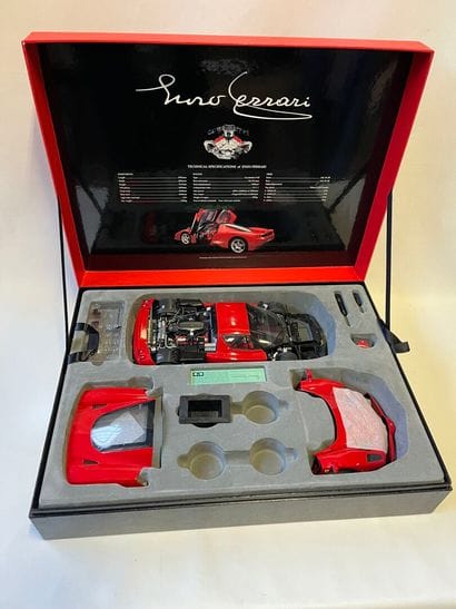 coffret ENZO FERRARI échelle 1/12eme, de...