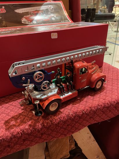 SCHUCO ELEKTRO-CONSTRUCTION-FEUERWEHR (6080)...