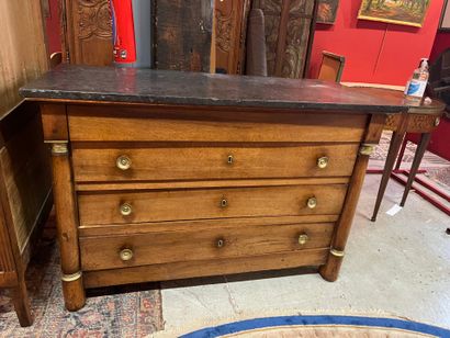 Commode de style empire, comprenant 4 tiroirs,...
