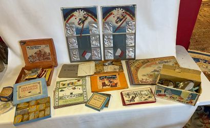 Lot de jeux comprenant trois jeux de loto...