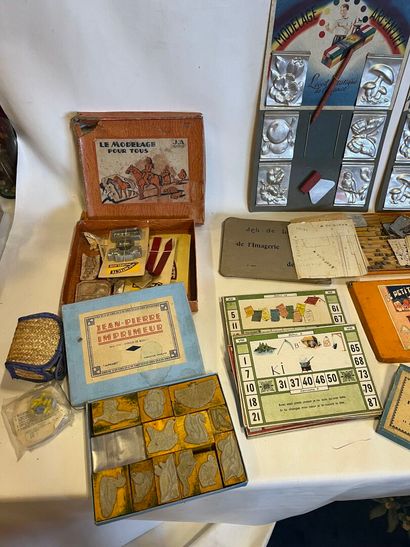 Lot de jeux comprenant trois jeux de loto...