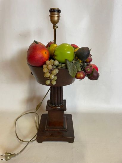 Pied de lampe en bois aux fruits en forme...