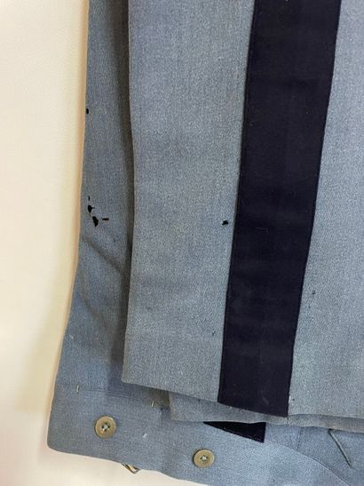 18
MILITARIA, veste et pantalon d officier...