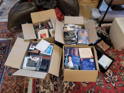 Lot de Cd, dvd, et disques principalement...