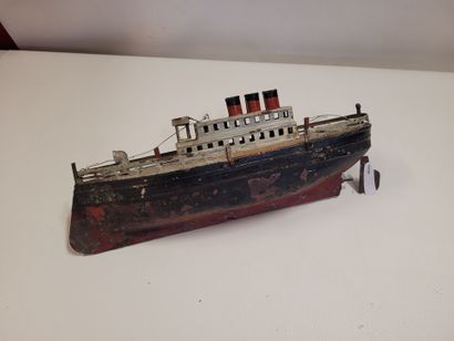 Lot de deux bateaux en tôle peinte dans le...