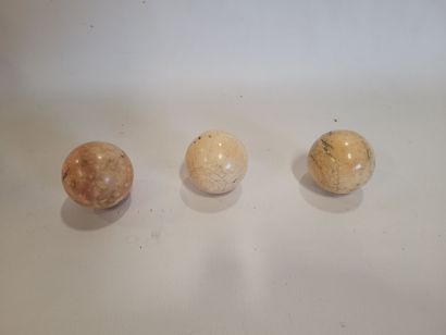 lot de 3 boules de billard en os sans la...