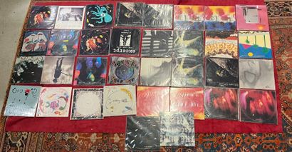 un lot de 34 vinyles de The cure (Années...