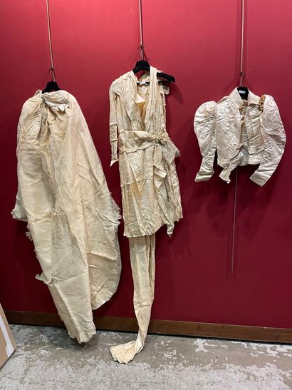 Robe de ceremonie avec son bustier en soie,...