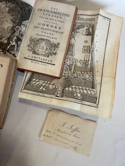 Lot de livres comprenant Les Francs-maçons...