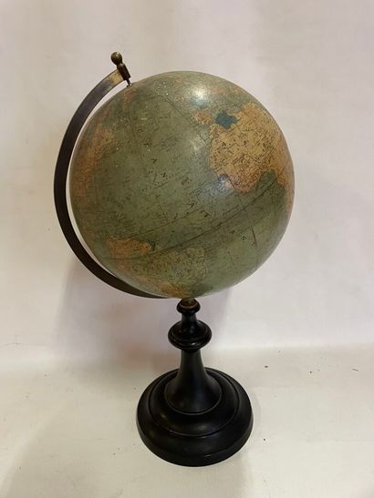 Un globe terrestre fin XIX ème de Andriveau...