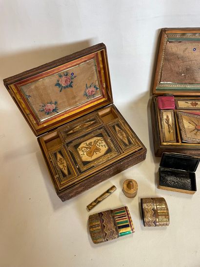 Lot de 3 boites en marqueterie de pailles...