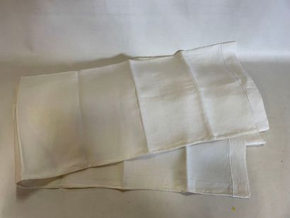 7 enveloppes de traversins en draps métis,...