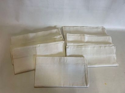7 enveloppes de traversins en draps métis,...