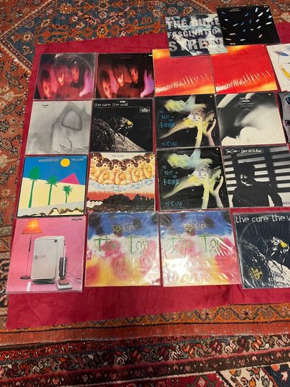 un lot de 34 vinyles de The cure (Années...