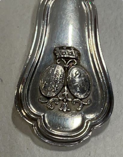 Un lot de 12 couverts en Argent, blason à...