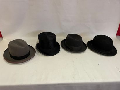 Un lot de 4 chapeaux feutre, dont mossant...