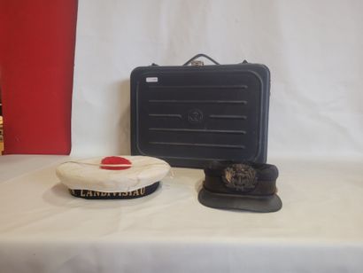 n
Une casquette marine de la Royal Navy de...