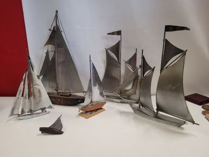 Lot de 6 bateaux des années 60/70 en métal...