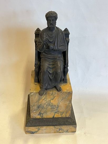 Statue de Saint Pierre en bronze sur son...