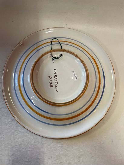 Assiette Christian DIOR signé en dessous,...