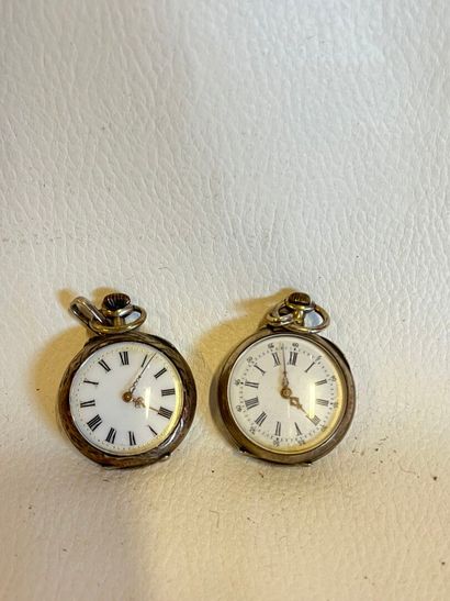 Un lot de deux montres à gousset en argent....