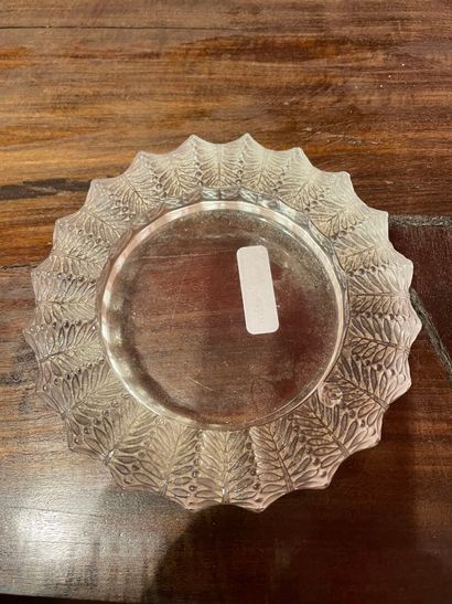 Lalique France. Vide poche en cristal modèle...