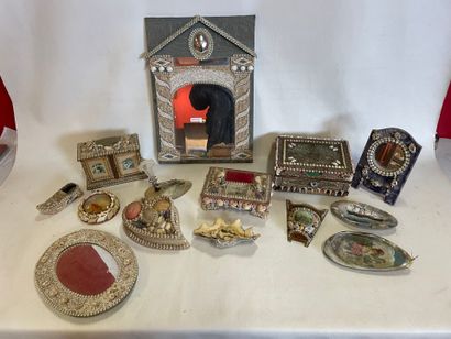 Lot d'objets et de boites de bord de mer...