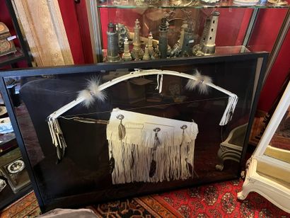 Un tableau encadrant un arc et carquois et...