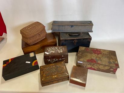 Lot de 9 boites en bois, osiers, cartons...