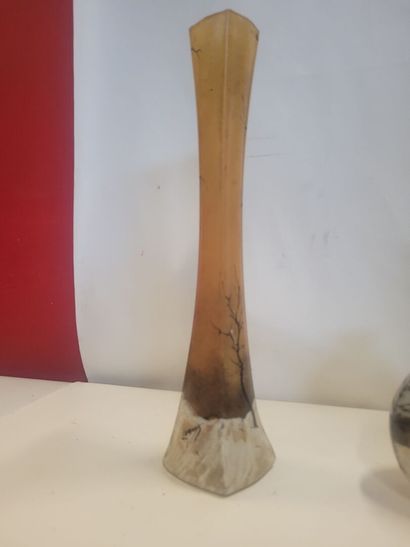 LEGRAS. Vase soliflore quadrangulaire à décor...