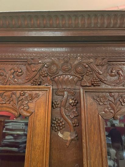Armoire normande ouvrant à deux vantaux en...