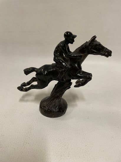 A. RENEVEY. Jockey à cheval, mascotte en...