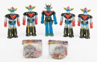 GOLDORAK. A set of 5 figurines1974, 2 translucent...