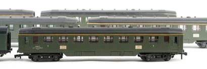HORNBY. A set of 6 SNCF forest service cars,...