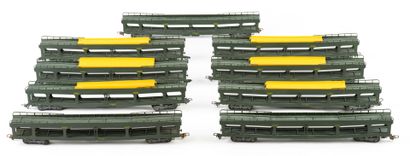 HORNBY ACHO MECCANO TRI-ANG. A set of 9 car-carrying...