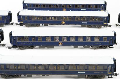 ALTAYA. A set of 8 cars, including sleeper...