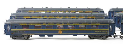 HORNBY. A set of 9 CWIL lounge-bar cars,...
