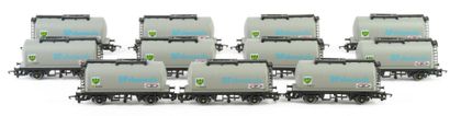 HORNBY. A set of 11 BP Chemicals tank cars,...