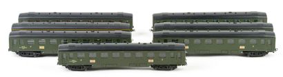 HORNBY ACHO MECCANO. A set of 7 SNCF Paris-Lille...