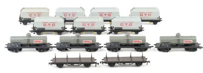 HORNBY ACHO MECCANO. A set of 13 railcars,...