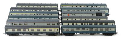 HORNBY. A set of 11 Express Parcel cars and...