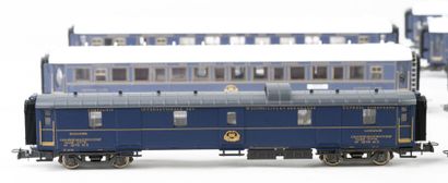 ALTAYA. A set of 8 cars, including sleeper...